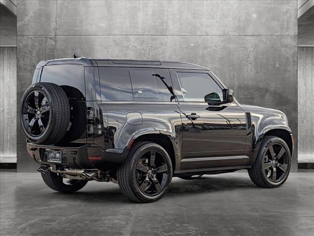 2024 Land Rover Defender V8