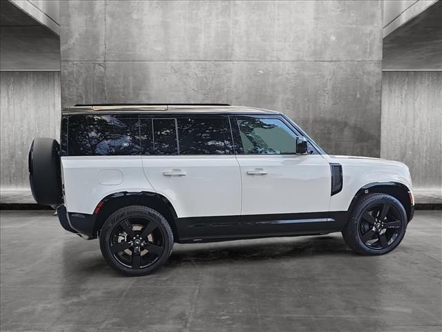 2024 Land Rover Defender X-Dynamic SE