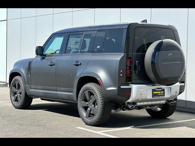 2024 Land Rover Defender SE