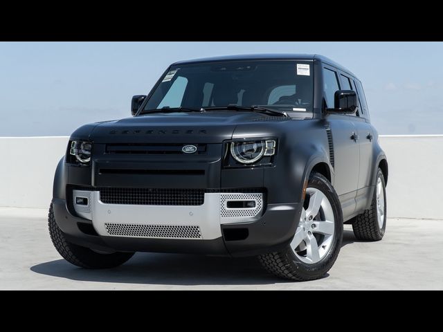 2024 Land Rover Defender SE