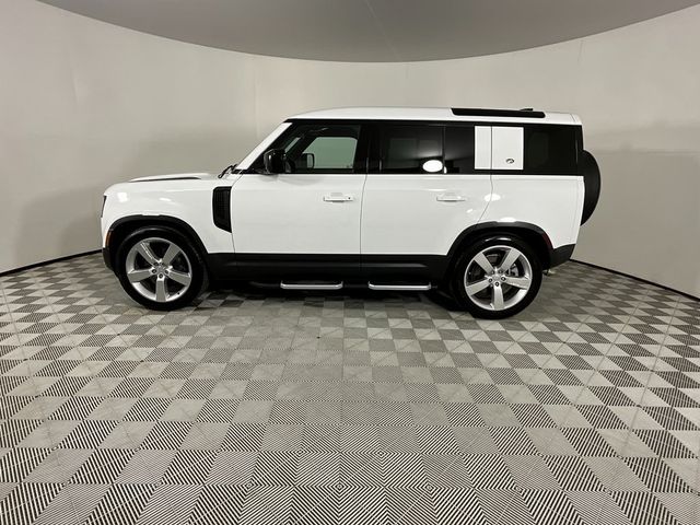 2024 Land Rover Defender SE