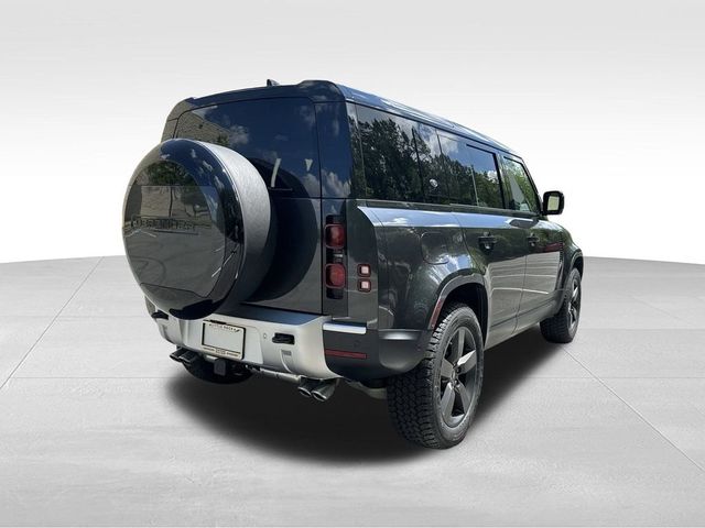 2024 Land Rover Defender SE