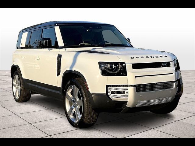 2024 Land Rover Defender SE