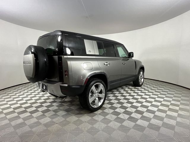 2024 Land Rover Defender SE