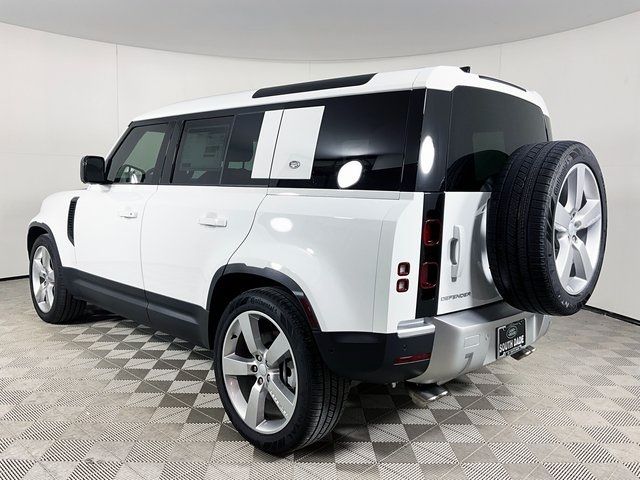 2024 Land Rover Defender SE