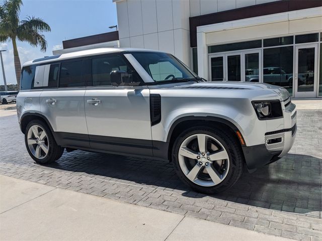 2024 Land Rover Defender SE