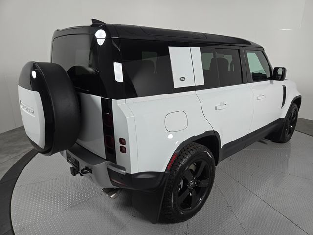 2024 Land Rover Defender SE