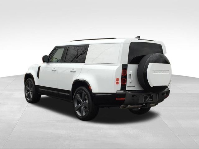 2024 Land Rover Defender Outbound