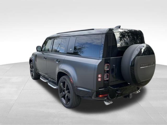 2024 Land Rover Defender V8