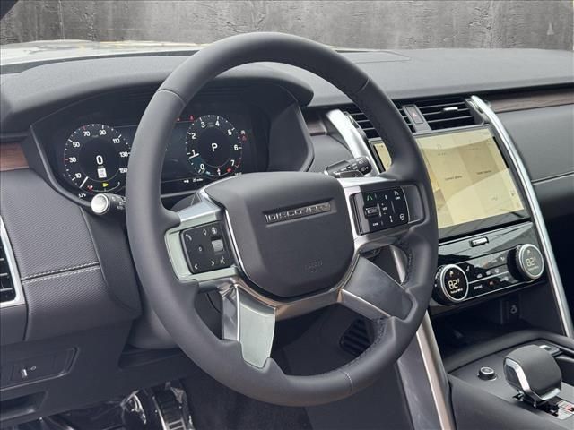 2024 Land Rover Discovery Dynamic SE