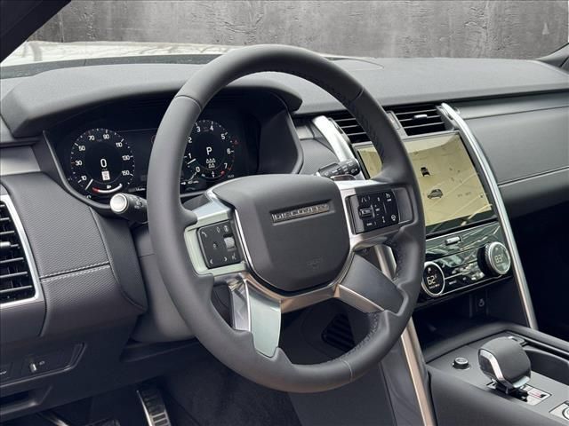 2024 Land Rover Discovery Dynamic SE