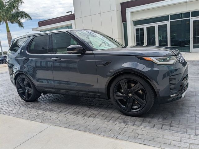 2024 Land Rover Discovery Metropolitan Edition