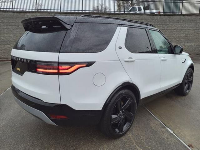 2024 Land Rover Discovery Metropolitan Edition