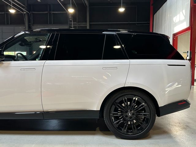 2024 Land Rover Range Rover SE