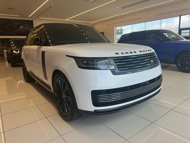 2024 Land Rover Range Rover SV