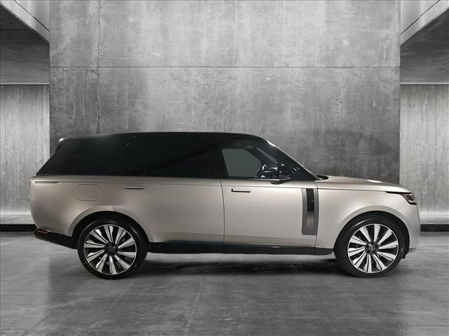 2024 Land Rover Range Rover SV