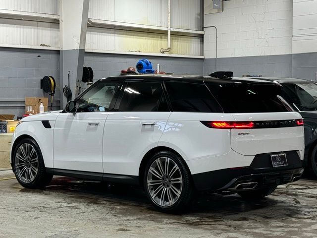 2024 Land Rover Range Rover Sport SE