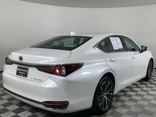 2024 Lexus ES 250