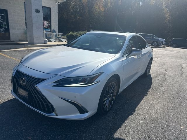 2024 Lexus ES 300h Ultra Luxury