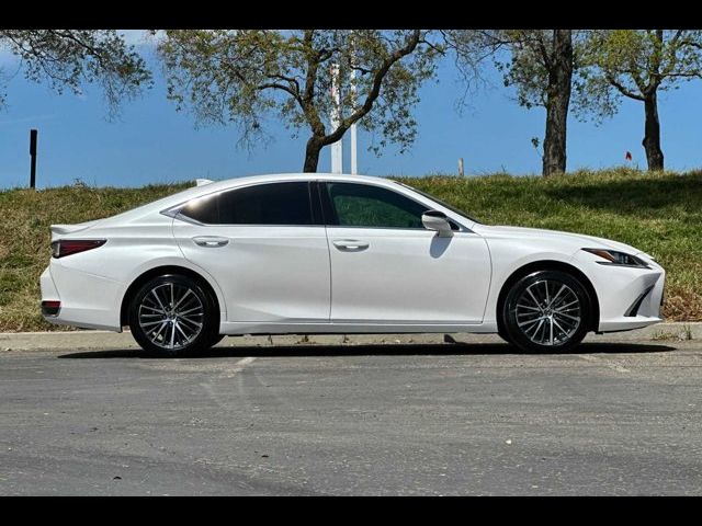 2024 Lexus ES 300h