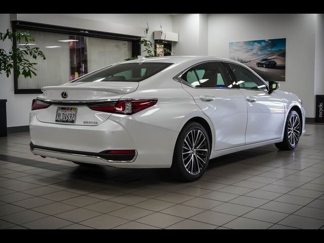 2024 Lexus ES 300h