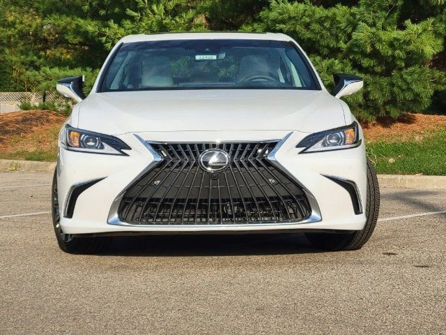 2024 Lexus ES 300h Luxury