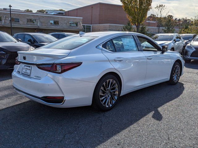 2024 Lexus ES 300h Luxury