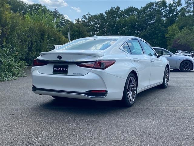 2024 Lexus ES 300h Luxury