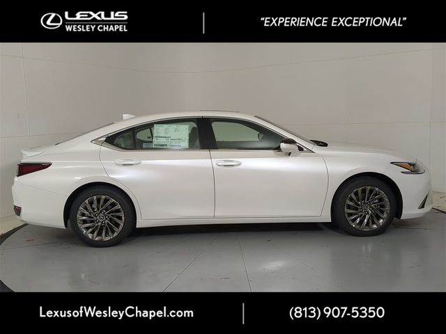 2024 Lexus ES 300h Luxury