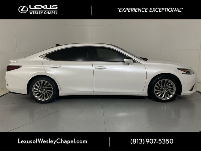 2024 Lexus ES 300h Luxury