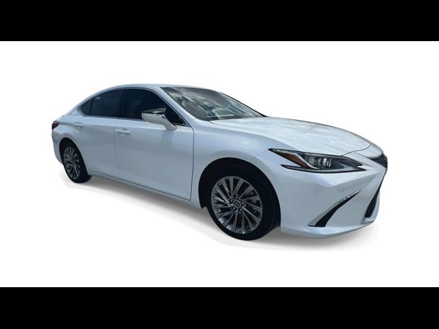 2024 Lexus ES 300h Luxury