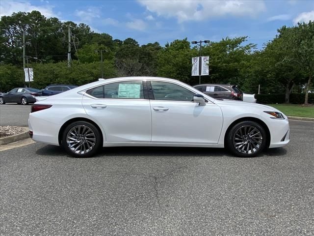 2024 Lexus ES 300h Luxury