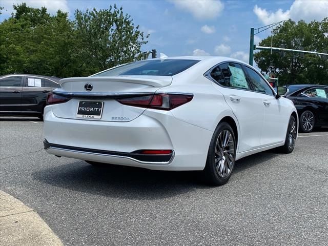 2024 Lexus ES 300h Luxury