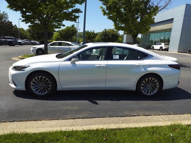 2024 Lexus ES 300h Luxury