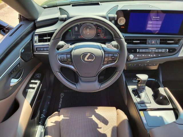 2024 Lexus ES 300h Luxury