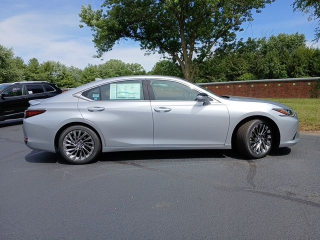 2024 Lexus ES 300h Luxury