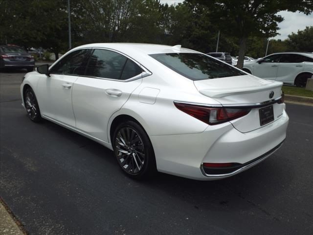 2024 Lexus ES 300h Luxury