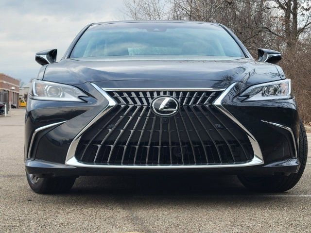 2024 Lexus ES 300h Luxury