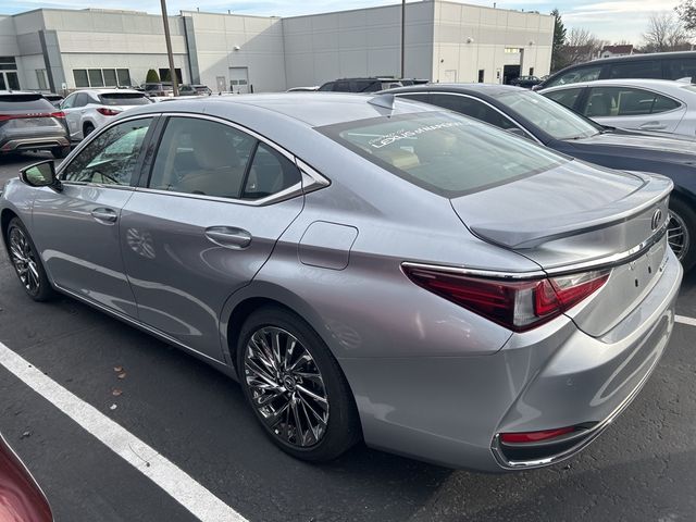 2024 Lexus ES 300h Luxury