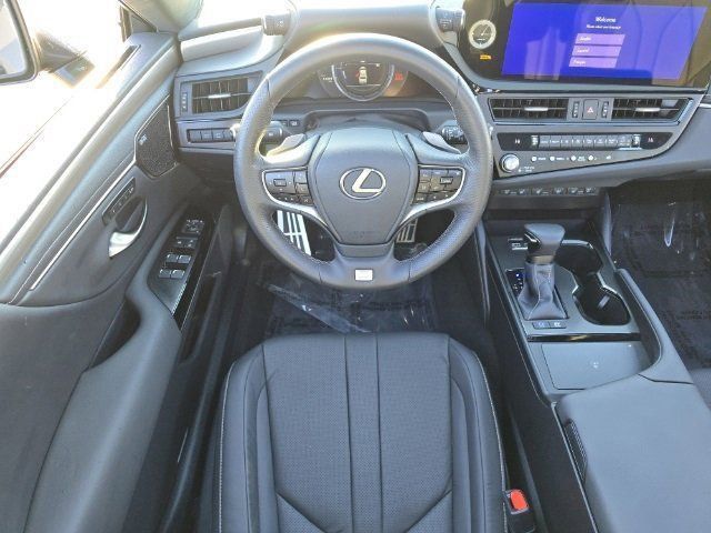 2024 Lexus ES 300h Ultra Luxury