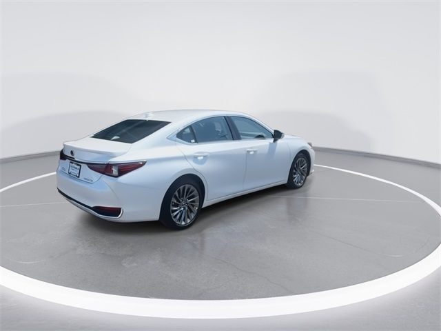 2024 Lexus ES 300h Ultra Luxury