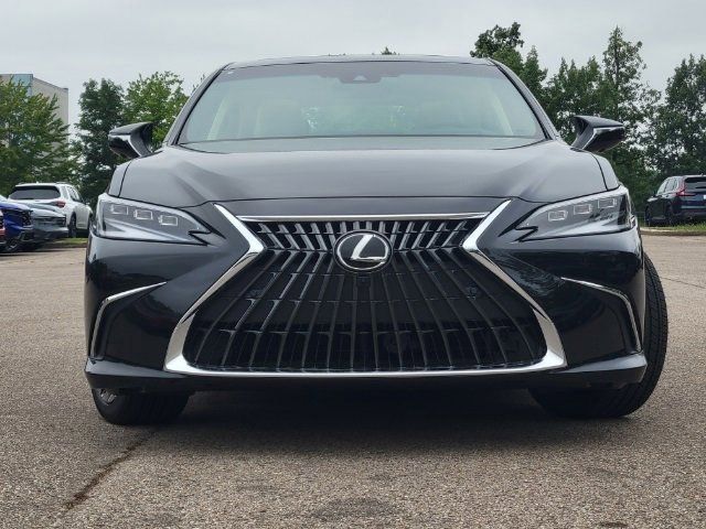 2024 Lexus ES 300h Ultra Luxury