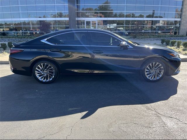 2024 Lexus ES 300h Ultra Luxury