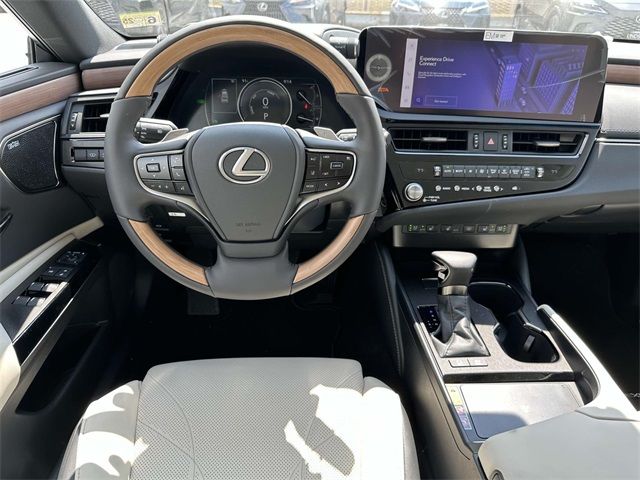 2024 Lexus ES 300h Ultra Luxury