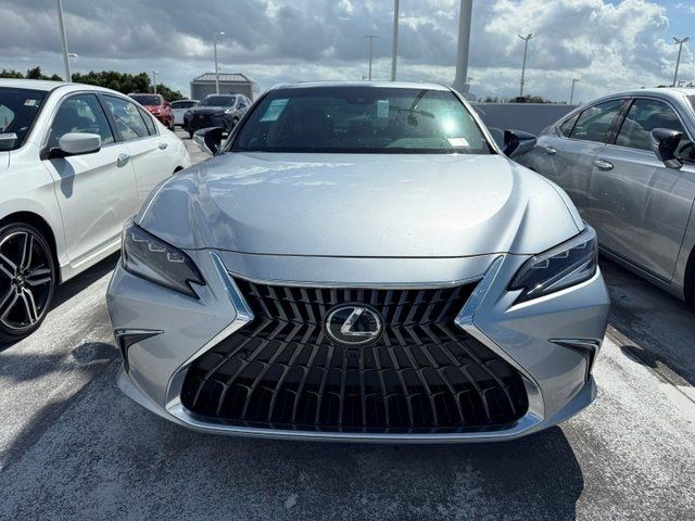 2024 Lexus ES 300h Ultra Luxury