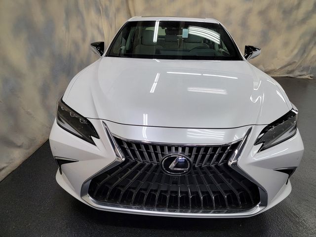 2024 Lexus ES 300h Ultra Luxury