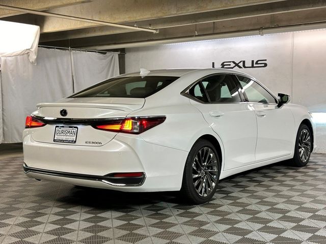 2024 Lexus ES 300h Ultra Luxury