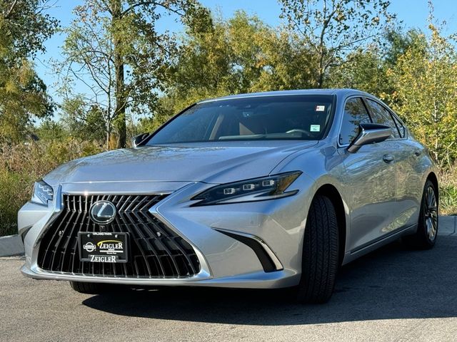 2024 Lexus ES 300h Ultra Luxury