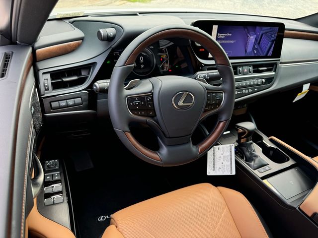 2024 Lexus ES 300h Ultra Luxury