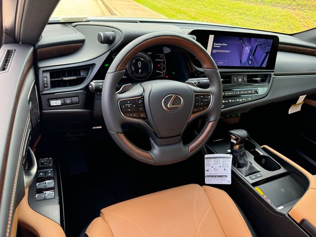 2024 Lexus ES 300h Ultra Luxury